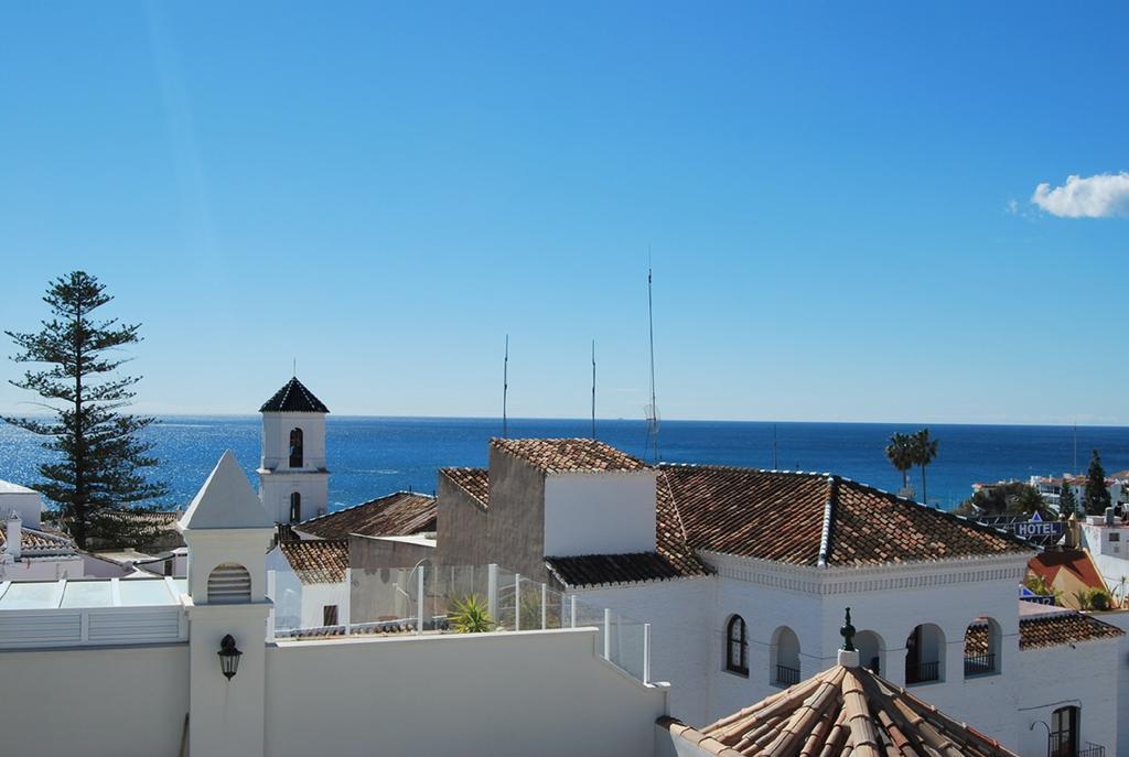 Apartamentos Plaza Nerja Esterno foto